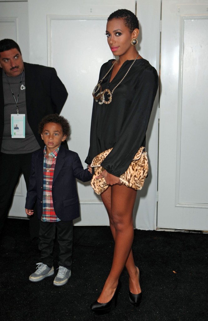 Keri Hilson and her flawless legs were there 90911X9 KNOWLES BGR 02