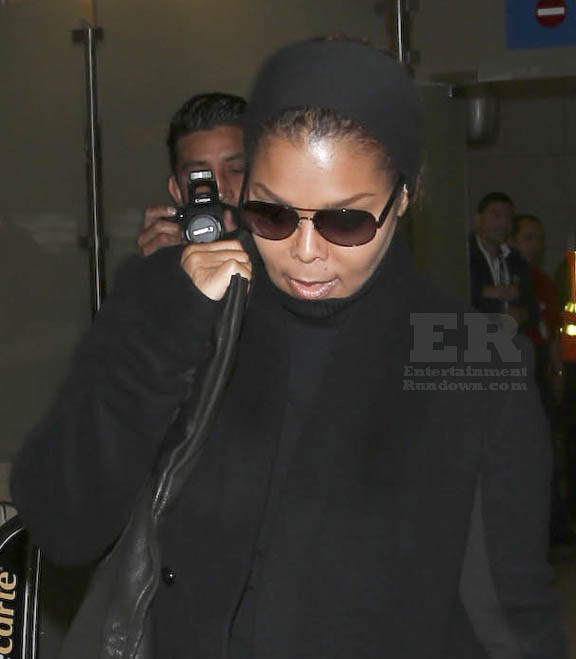 Spotted: Janet Jackson Arriving At LAX | Entertainment Rundown